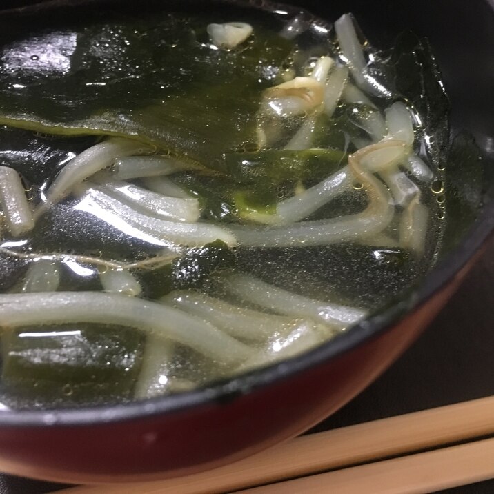 ウェイパーで作る もやしとわかめのスープ